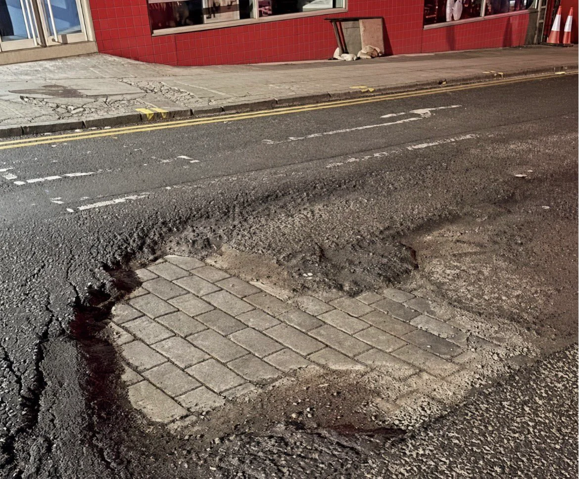 What's Under the Asphalt? London's Cobbles Send Japan Digging